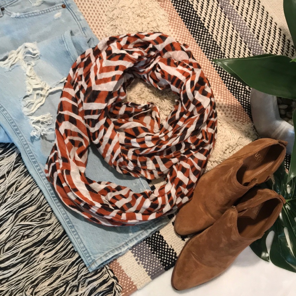 🐅 WILD ANIMAL PRINT INFINITY SCARF🐅 LIGHT & AIRY